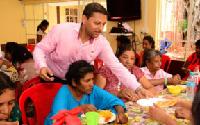 GFA Insurance offre un déjeuner aux pensionnaires du Gayasingh Ashram | business-magazine.mu